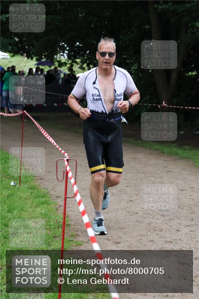 21.06.2025 - 27. Vierlanden-Triathlon Lena Gebhardt http://msf.ph/oto/8000705 15.06.2025 14:03:33 Laufen  meine-sportfotos.de