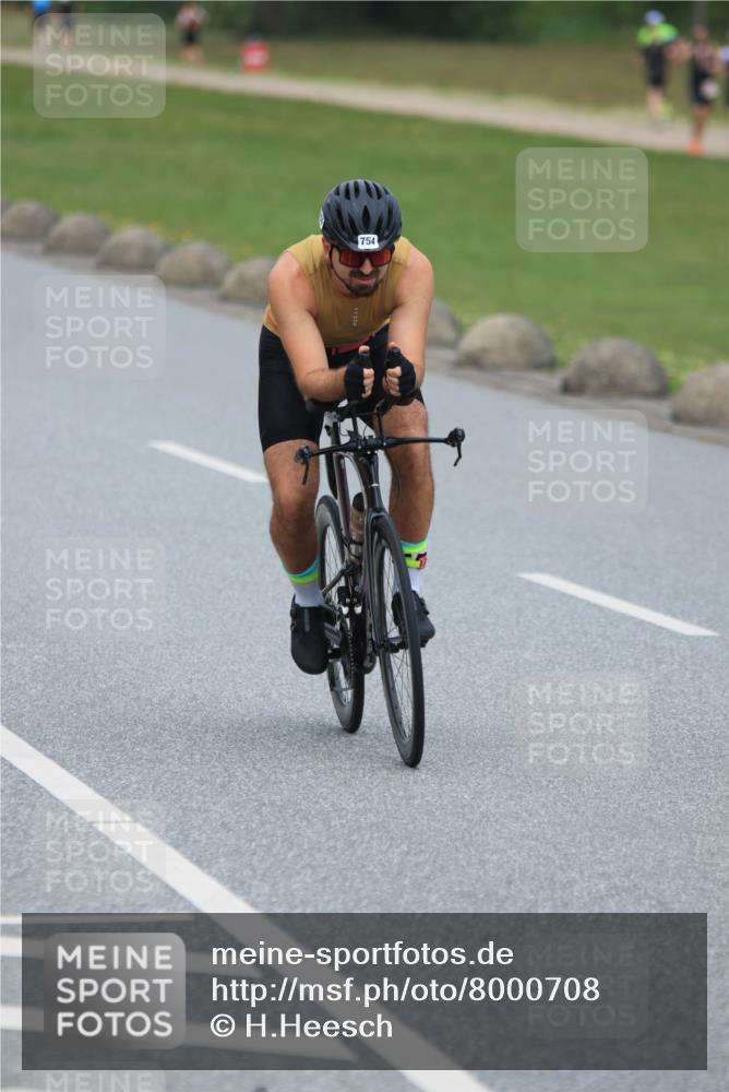 21.06.2025 - 27. Vierlanden-Triathlon H.Heesch http://msf.ph/oto/8000708 15.06.2025 12:36:57 Radfahren 754, 927, 978, 1034, 1035, 1036, 1037, 1038 meine-sportfotos.de