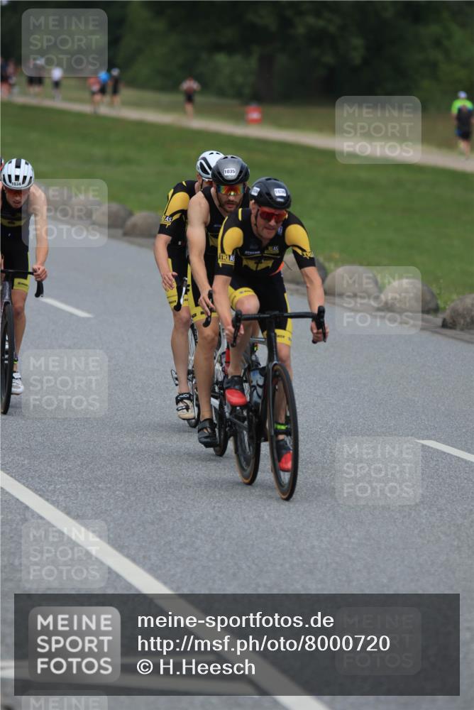 21.06.2025 - 27. Vierlanden-Triathlon H.Heesch http://msf.ph/oto/8000720 15.06.2025 12:36:59 Radfahren 754, 927, 978, 1034, 1035, 1036, 1037, 1038 meine-sportfotos.de