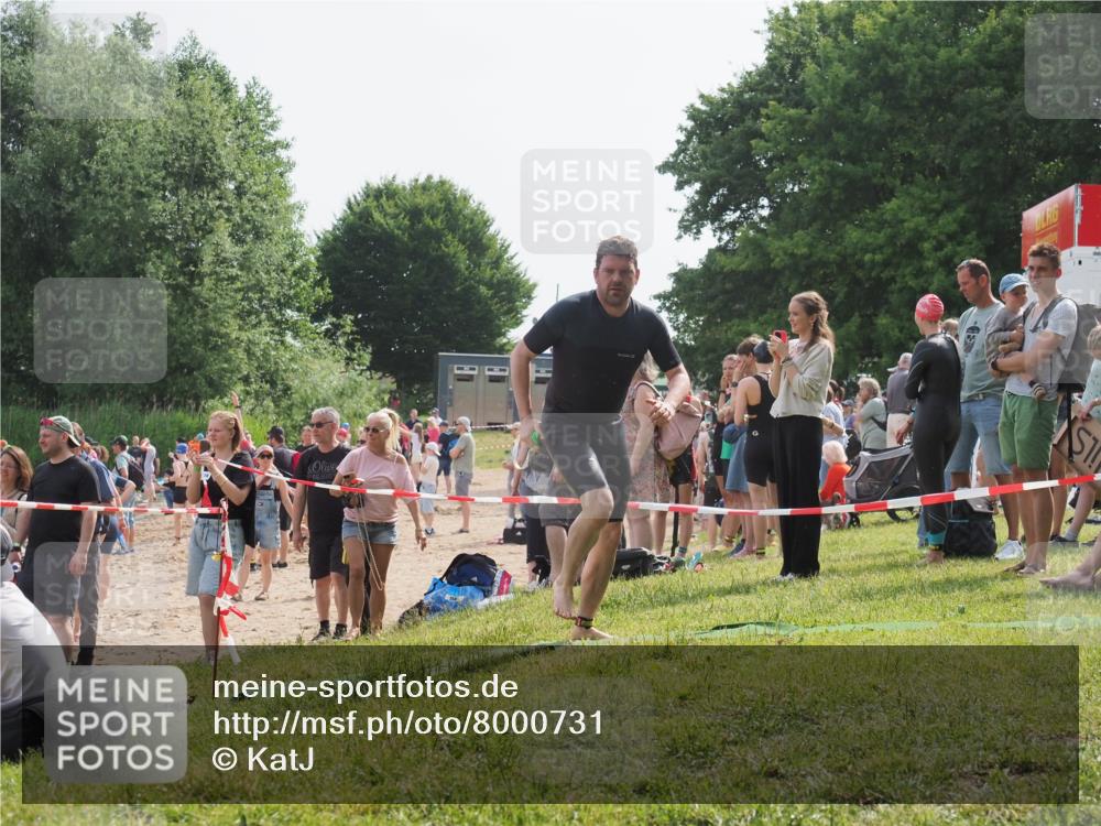 15.06.2025 - 27. Vierlanden-Triathlon KatJ http://msf.ph/oto/8000731 15.06.2025 09:57:19 Schwimmen 263, 293, 296, 343 meine-sportfotos.de