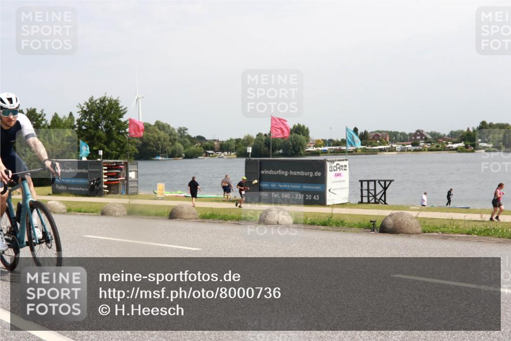 21.06.2025 - 27. Vierlanden-Triathlon H.Heesch http://msf.ph/oto/8000736 15.06.2025 11:42:35 Radfahren 48, 751, 762, 859 meine-sportfotos.de