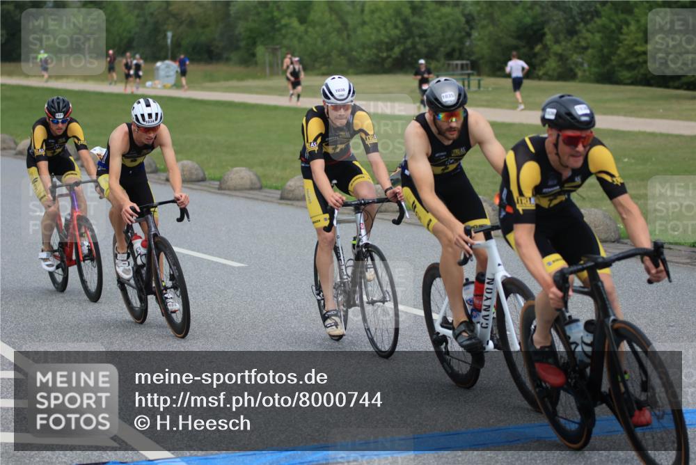 21.06.2025 - 27. Vierlanden-Triathlon H.Heesch http://msf.ph/oto/8000744 15.06.2025 12:37:00 Radfahren 754, 904, 927, 978, 1034, 1035, 1036, 1037, 1038 meine-sportfotos.de