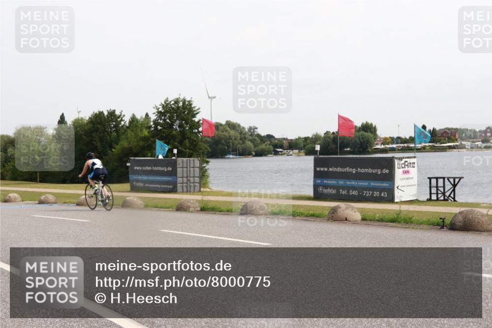 15.06.2025 - 27. Vierlanden-Triathlon H.Heesch http://msf.ph/oto/8000775 15.06.2025 10:27:59 Radfahren 73, 485, 533 meine-sportfotos.de