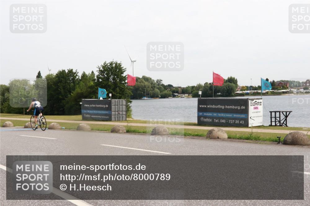15.06.2025 - 27. Vierlanden-Triathlon H.Heesch http://msf.ph/oto/8000789 15.06.2025 10:27:59 Radfahren 73, 485, 533 meine-sportfotos.de