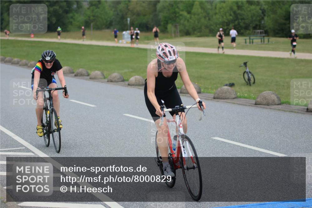 21.06.2025 - 27. Vierlanden-Triathlon H.Heesch http://msf.ph/oto/8000829 15.06.2025 12:37:03 Radfahren 904, 927, 978, 1005, 1034, 1035, 1036, 1037, 1038 meine-sportfotos.de