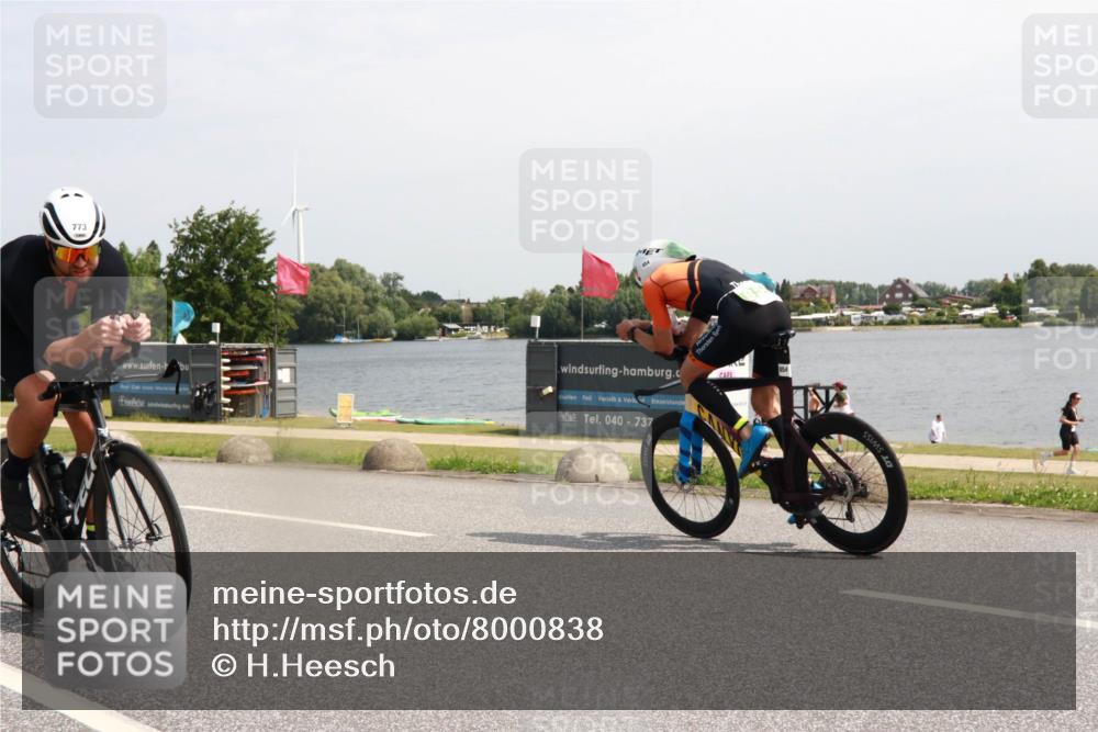 21.06.2025 - 27. Vierlanden-Triathlon H.Heesch http://msf.ph/oto/8000838 15.06.2025 11:43:08 Radfahren 688, 817, 854 meine-sportfotos.de