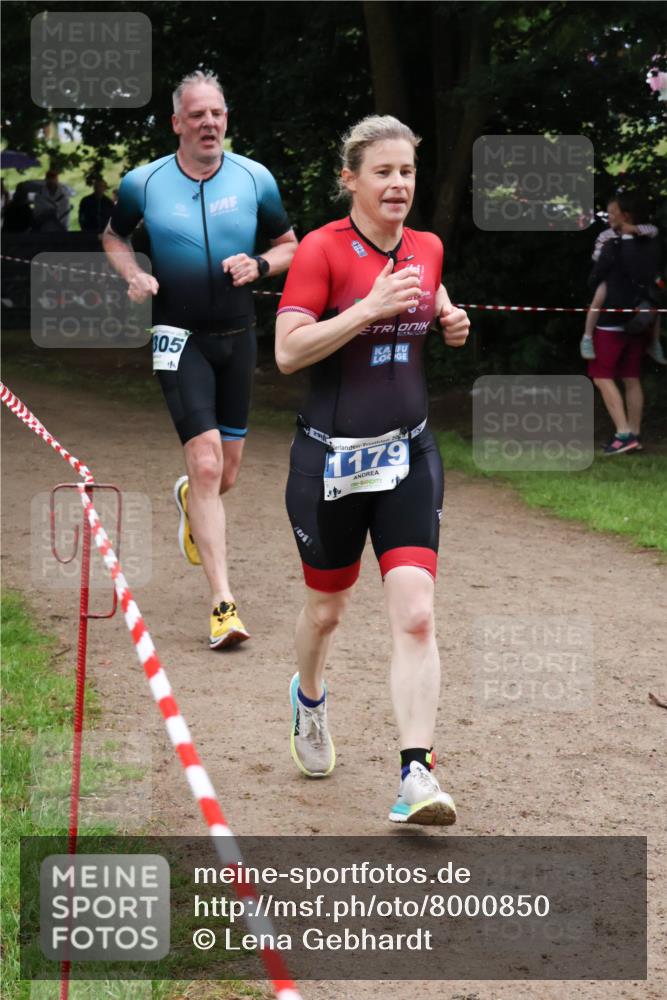 21.06.2025 - 27. Vierlanden-Triathlon Lena Gebhardt http://msf.ph/oto/8000850 15.06.2025 14:03:51 Laufen 305, 20, 1179 meine-sportfotos.de