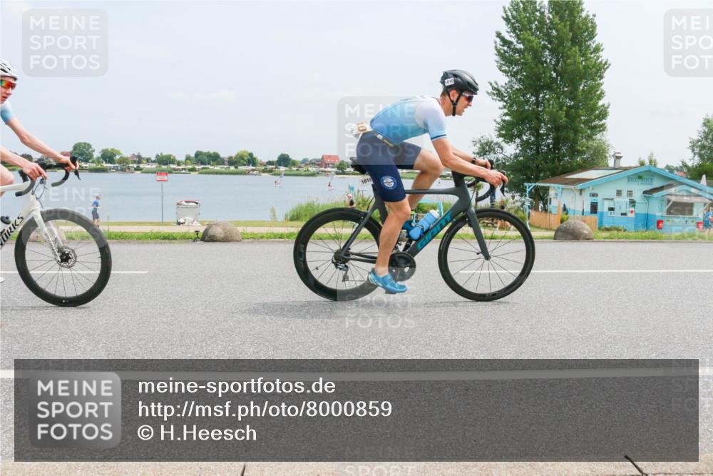 21.06.2025 - 27. Vierlanden-Triathlon H.Heesch http://msf.ph/oto/8000859 15.06.2025 12:34:34 Radfahren 891, 944, 1009, 1010, 1011, 1012, 1013 meine-sportfotos.de