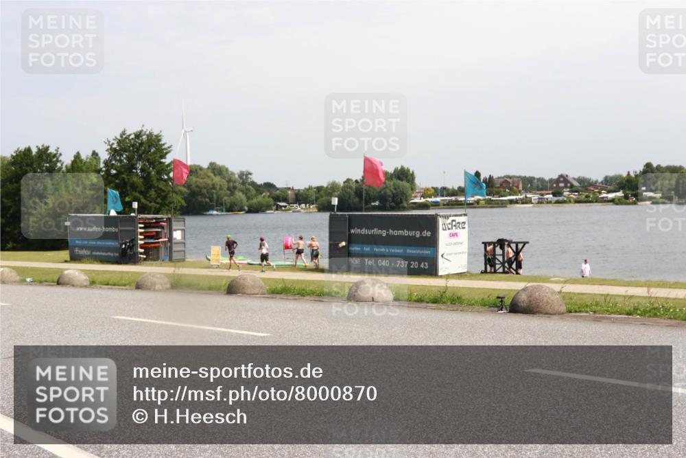 21.06.2025 - 27. Vierlanden-Triathlon H.Heesch http://msf.ph/oto/8000870 15.06.2025 11:43:13 Radfahren 681, 853, 854 meine-sportfotos.de