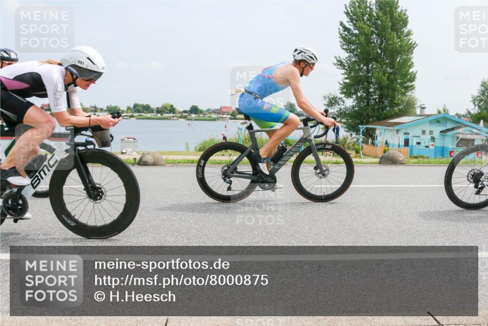 21.06.2025 - 27. Vierlanden-Triathlon H.Heesch http://msf.ph/oto/8000875 15.06.2025 12:34:35 Radfahren 891, 944, 1009, 1010, 1011, 1012, 1013 meine-sportfotos.de