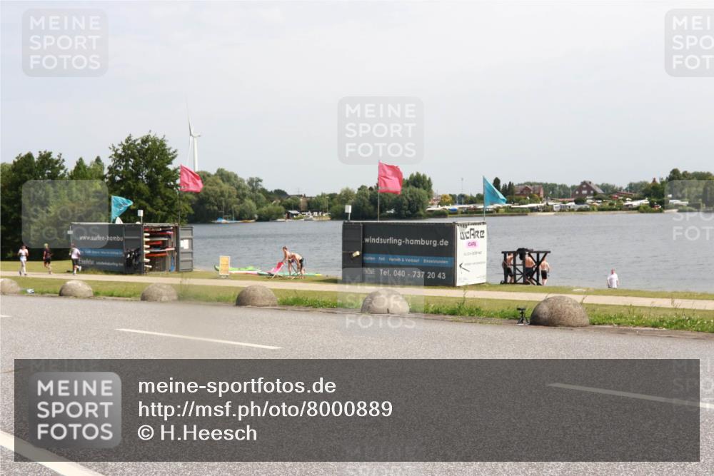 21.06.2025 - 27. Vierlanden-Triathlon H.Heesch http://msf.ph/oto/8000889 15.06.2025 11:43:18 Radfahren 681, 741, 810 meine-sportfotos.de