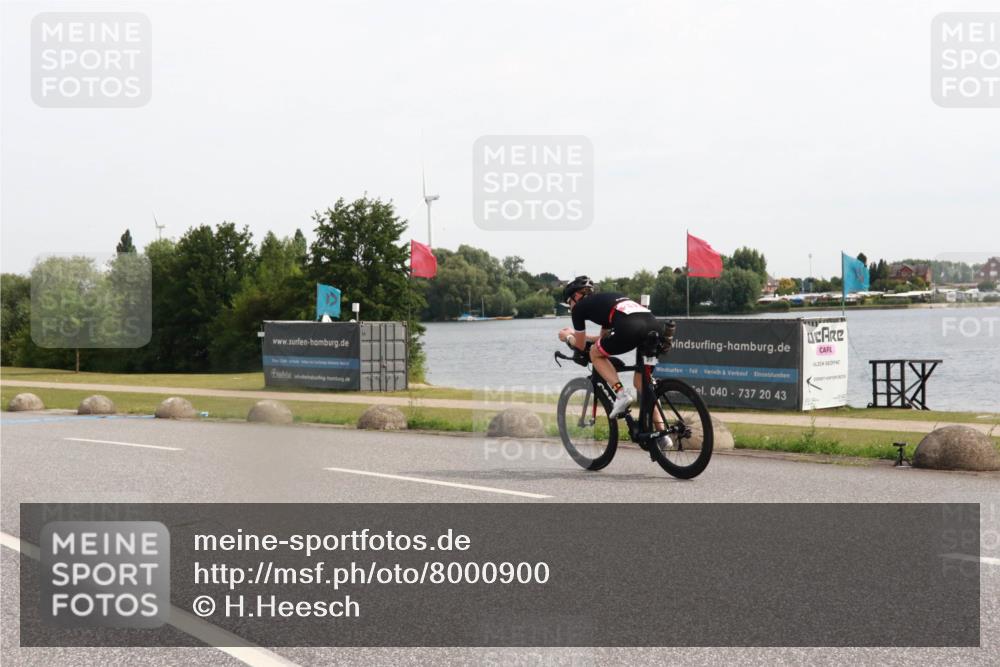 15.06.2025 - 27. Vierlanden-Triathlon H.Heesch http://msf.ph/oto/8000900 15.06.2025 10:28:01 Radfahren 73, 217, 485, 533 meine-sportfotos.de