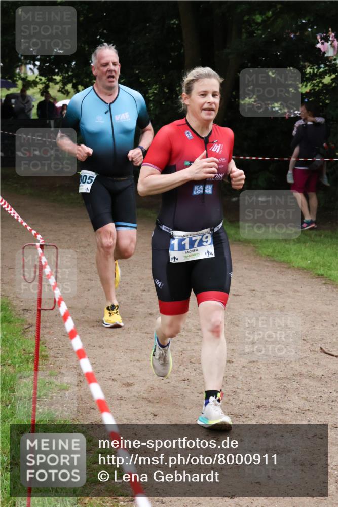 21.06.2025 - 27. Vierlanden-Triathlon Lena Gebhardt http://msf.ph/oto/8000911 15.06.2025 14:03:51 Laufen 305, 202, 1179, 4 meine-sportfotos.de