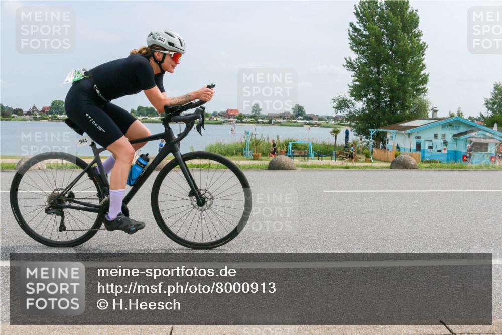 21.06.2025 - 27. Vierlanden-Triathlon H.Heesch http://msf.ph/oto/8000913 15.06.2025 12:34:36 Radfahren 891, 944, 1009, 1010, 1011, 1012, 1013 meine-sportfotos.de
