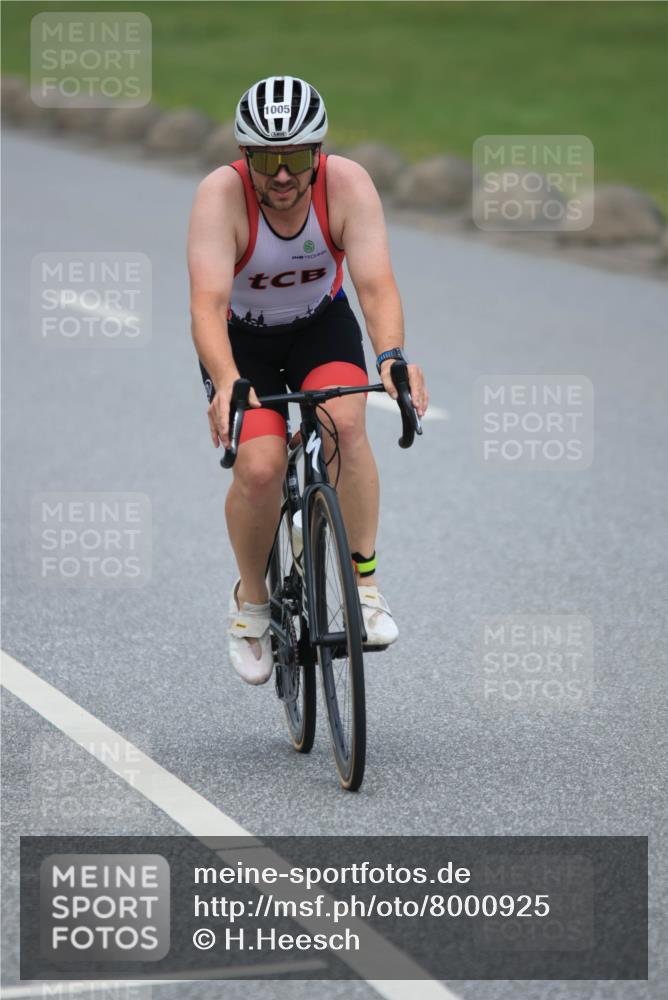21.06.2025 - 27. Vierlanden-Triathlon H.Heesch http://msf.ph/oto/8000925 15.06.2025 12:37:09 Radfahren 904, 930, 1005 meine-sportfotos.de
