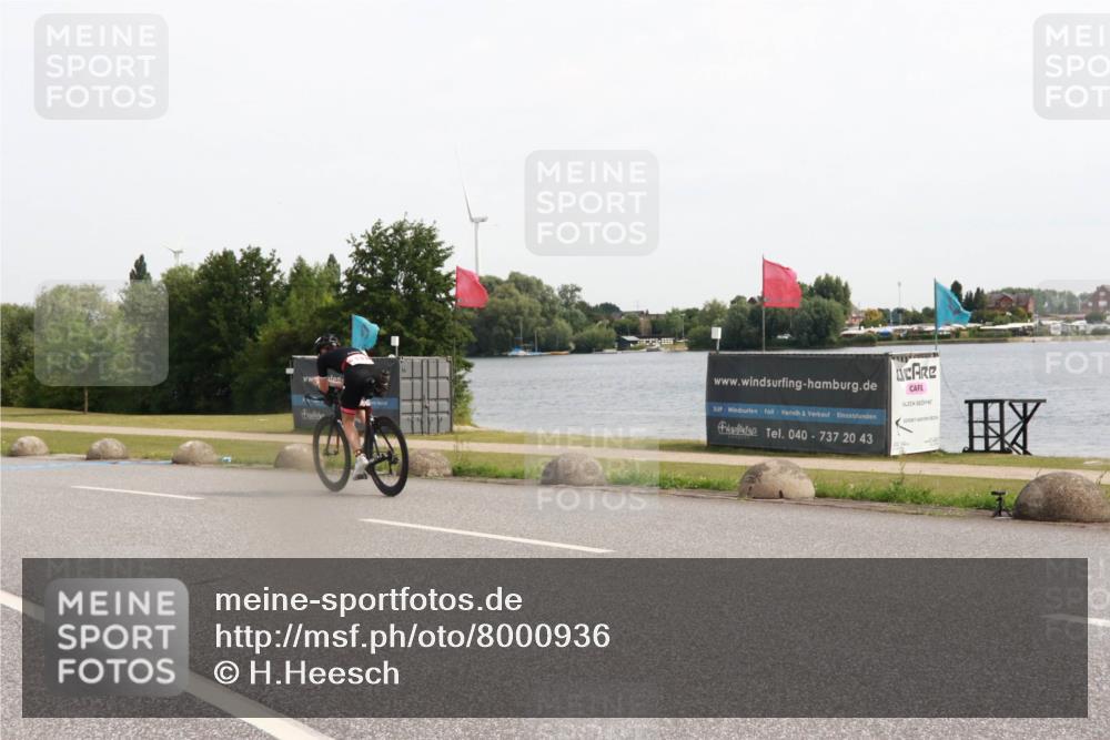 15.06.2025 - 27. Vierlanden-Triathlon H.Heesch http://msf.ph/oto/8000936 15.06.2025 10:28:01 Radfahren 73, 217, 485, 533 meine-sportfotos.de