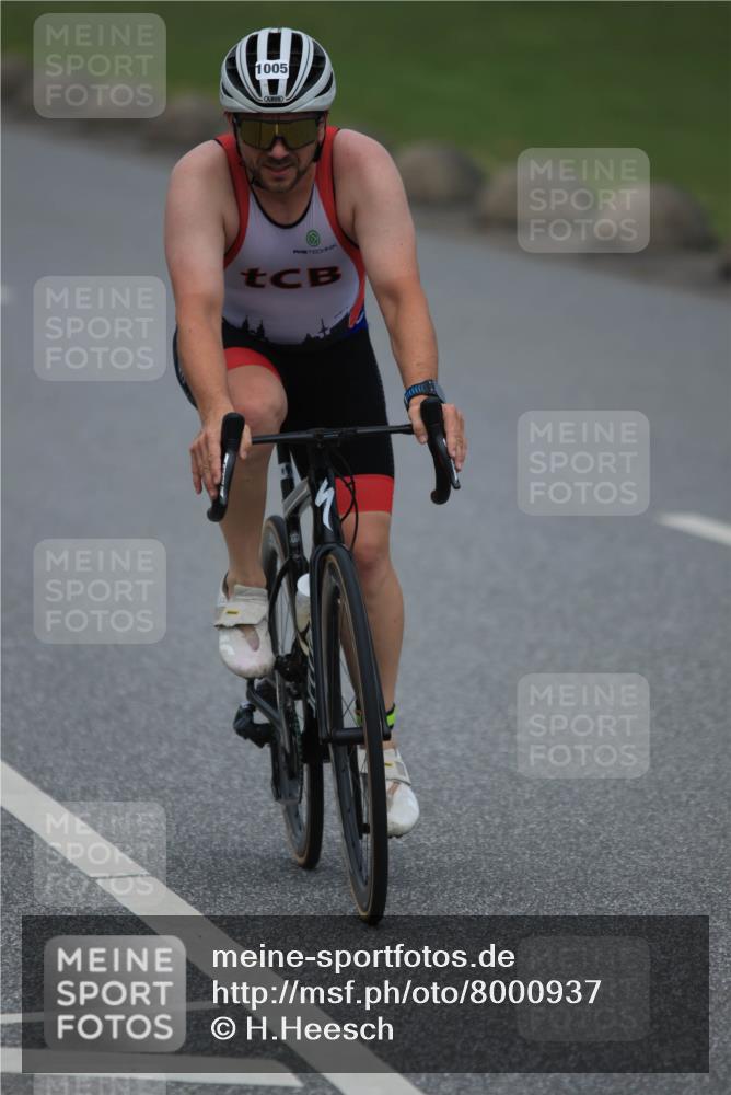21.06.2025 - 27. Vierlanden-Triathlon H.Heesch http://msf.ph/oto/8000937 15.06.2025 12:37:09 Radfahren 904, 930, 1005 meine-sportfotos.de