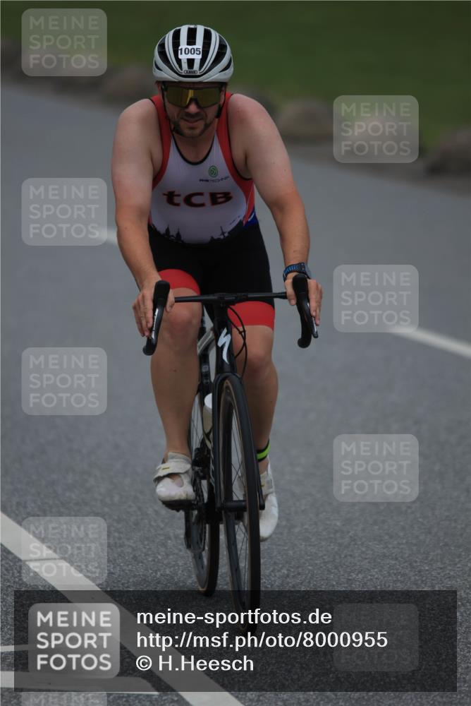 21.06.2025 - 27. Vierlanden-Triathlon H.Heesch http://msf.ph/oto/8000955 15.06.2025 12:37:09 Radfahren 904, 930, 1005 meine-sportfotos.de