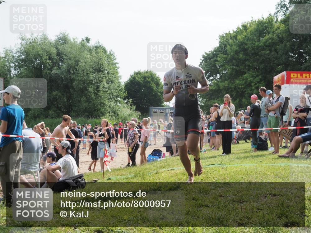 15.06.2025 - 27. Vierlanden-Triathlon KatJ http://msf.ph/oto/8000957 15.06.2025 09:57:23 Schwimmen 263, 293, 296, 343 meine-sportfotos.de