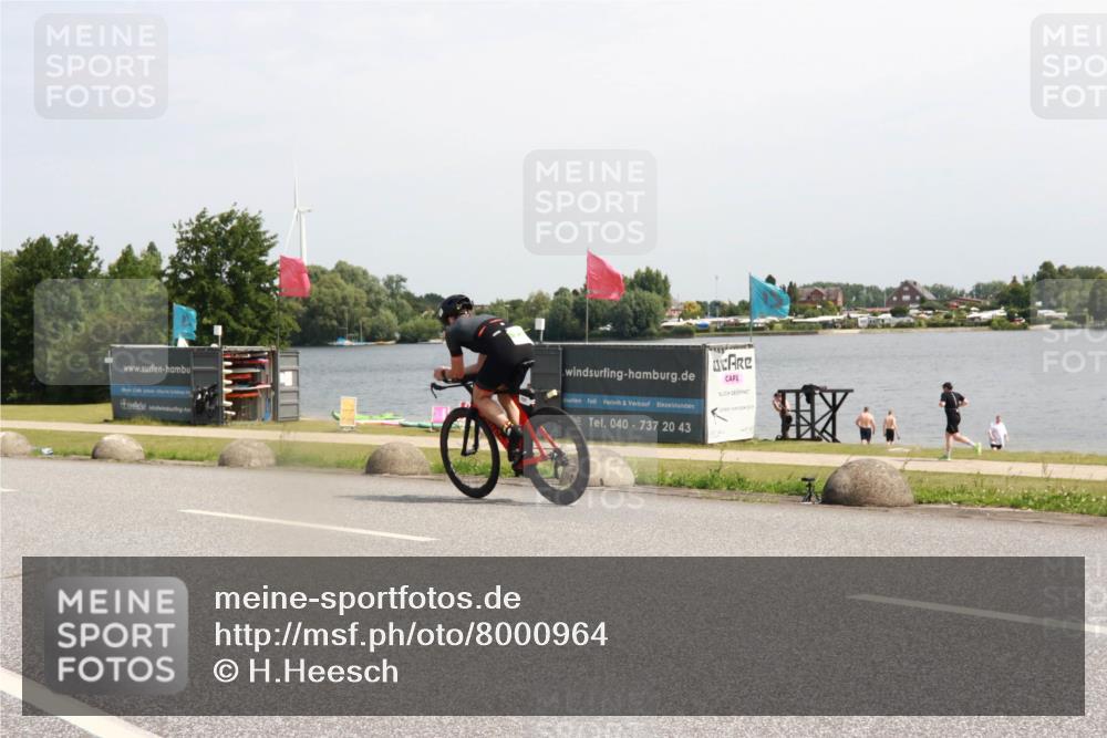 21.06.2025 - 27. Vierlanden-Triathlon H.Heesch http://msf.ph/oto/8000964 15.06.2025 11:43:26 Radfahren 637, 747, 810 meine-sportfotos.de