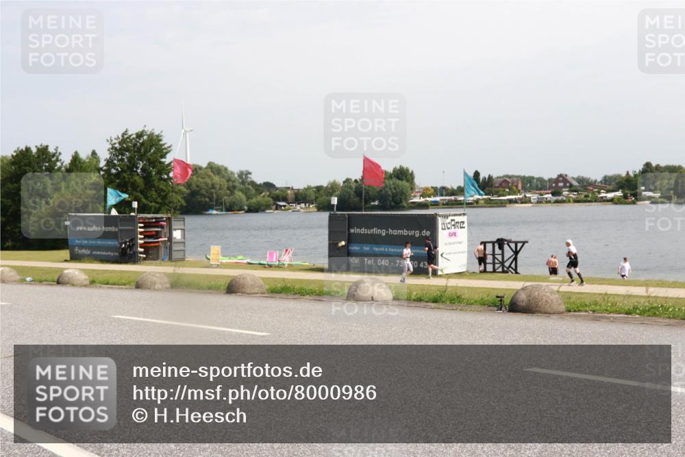 21.06.2025 - 27. Vierlanden-Triathlon H.Heesch http://msf.ph/oto/8000986 15.06.2025 11:43:29 Radfahren 727, 747 meine-sportfotos.de