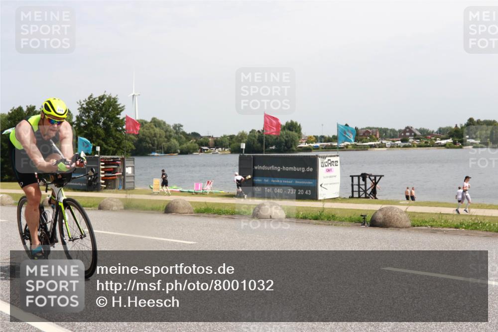 21.06.2025 - 27. Vierlanden-Triathlon H.Heesch http://msf.ph/oto/8001032 15.06.2025 11:43:33 Radfahren 686, 727, 844, 855 meine-sportfotos.de