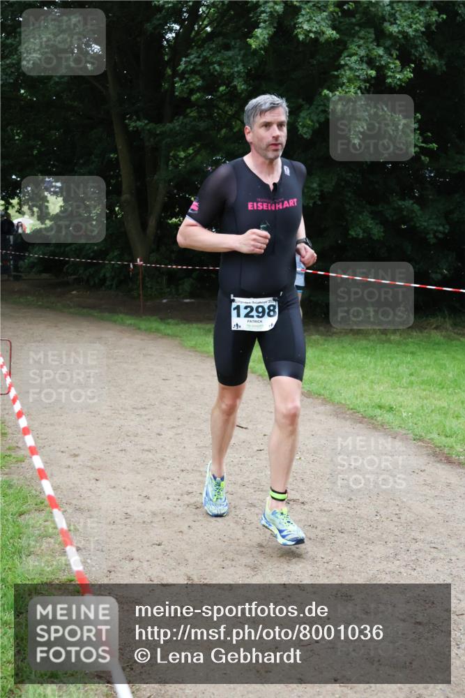 21.06.2025 - 27. Vierlanden-Triathlon Lena Gebhardt http://msf.ph/oto/8001036 15.06.2025 14:04:02 Laufen 202, 1298 meine-sportfotos.de