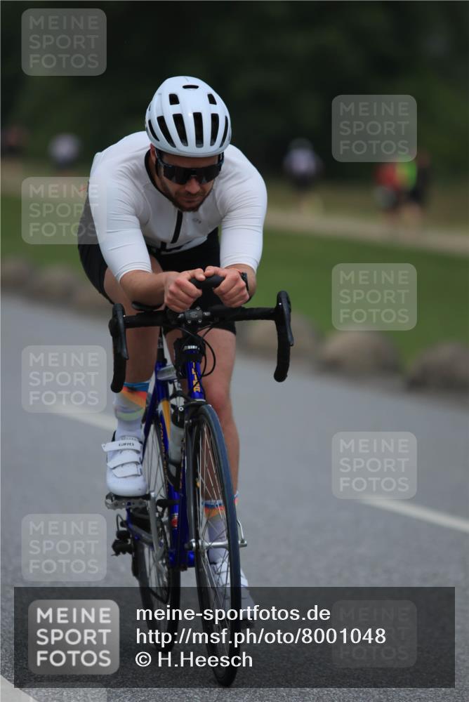 21.06.2025 - 27. Vierlanden-Triathlon H.Heesch http://msf.ph/oto/8001048 15.06.2025 12:37:38 Radfahren 745 meine-sportfotos.de