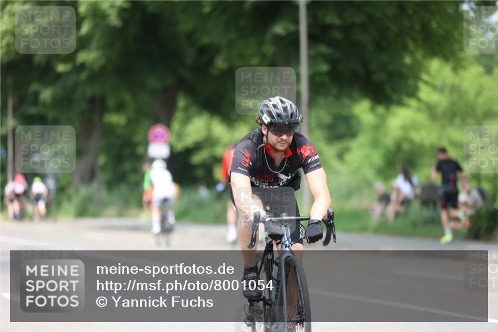 15.06.2025 - 7 Türme Triathlon Yannick Fuchs http://msf.ph/oto/8001054 15.06.2025 13:15:00 Radfahren 289, 297, 337, 547, 662, 925, 1058 meine-sportfotos.de