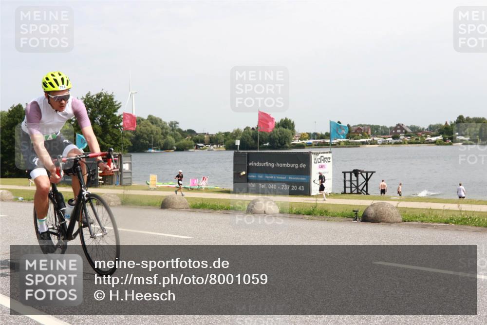 21.06.2025 - 27. Vierlanden-Triathlon H.Heesch http://msf.ph/oto/8001059 15.06.2025 11:43:38 Radfahren 686, 714, 731, 844, 855 meine-sportfotos.de