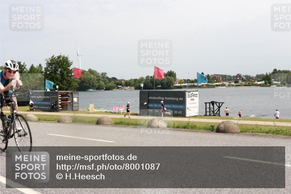 21.06.2025 - 27. Vierlanden-Triathlon H.Heesch http://msf.ph/oto/8001087 15.06.2025 11:43:39 Radfahren 686, 714, 731, 738, 844, 855 meine-sportfotos.de