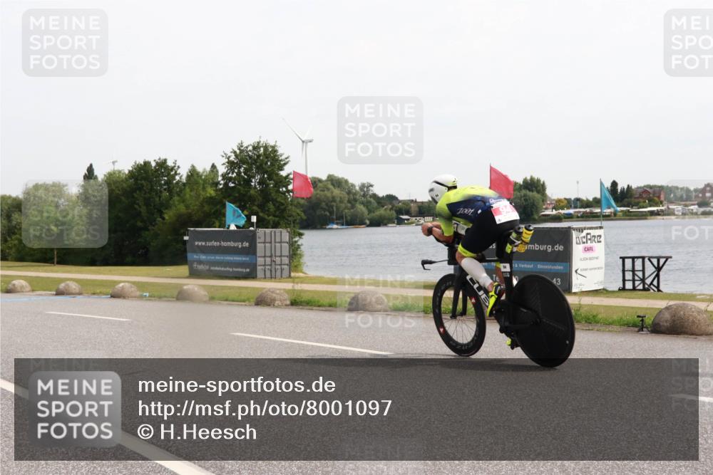 15.06.2025 - 27. Vierlanden-Triathlon H.Heesch http://msf.ph/oto/8001097 15.06.2025 10:28:05 Radfahren 73, 94, 217, 485 meine-sportfotos.de