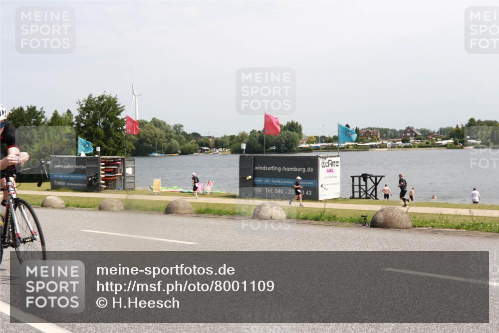 21.06.2025 - 27. Vierlanden-Triathlon H.Heesch http://msf.ph/oto/8001109 15.06.2025 11:43:40 Radfahren 714, 731, 738, 855 meine-sportfotos.de