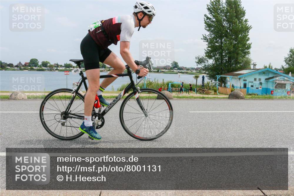 21.06.2025 - 27. Vierlanden-Triathlon H.Heesch http://msf.ph/oto/8001131 15.06.2025 12:35:11 Radfahren 672, 720 meine-sportfotos.de