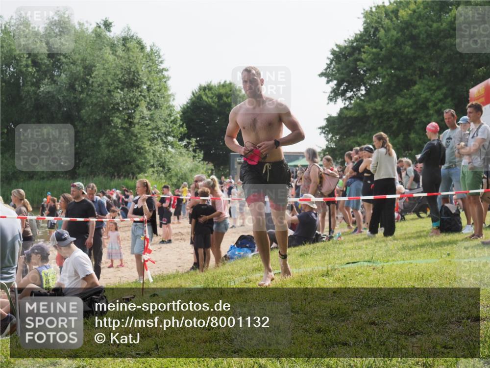 15.06.2025 - 27. Vierlanden-Triathlon KatJ http://msf.ph/oto/8001132 15.06.2025 09:57:31 Schwimmen 293, 309, 324, 343 meine-sportfotos.de