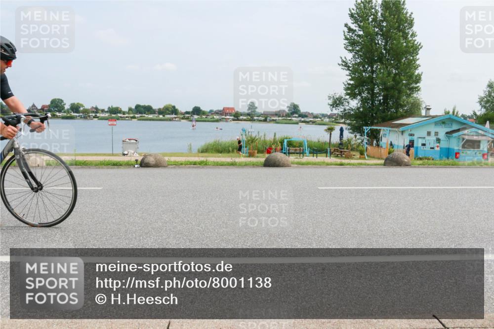 21.06.2025 - 27. Vierlanden-Triathlon H.Heesch http://msf.ph/oto/8001138 15.06.2025 12:35:14 Radfahren 672, 720 meine-sportfotos.de