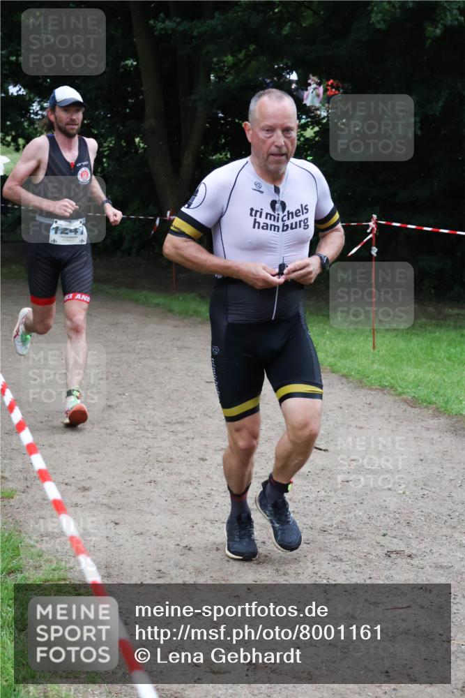 21.06.2025 - 27. Vierlanden-Triathlon Lena Gebhardt http://msf.ph/oto/8001161 15.06.2025 14:04:42 Laufen  meine-sportfotos.de