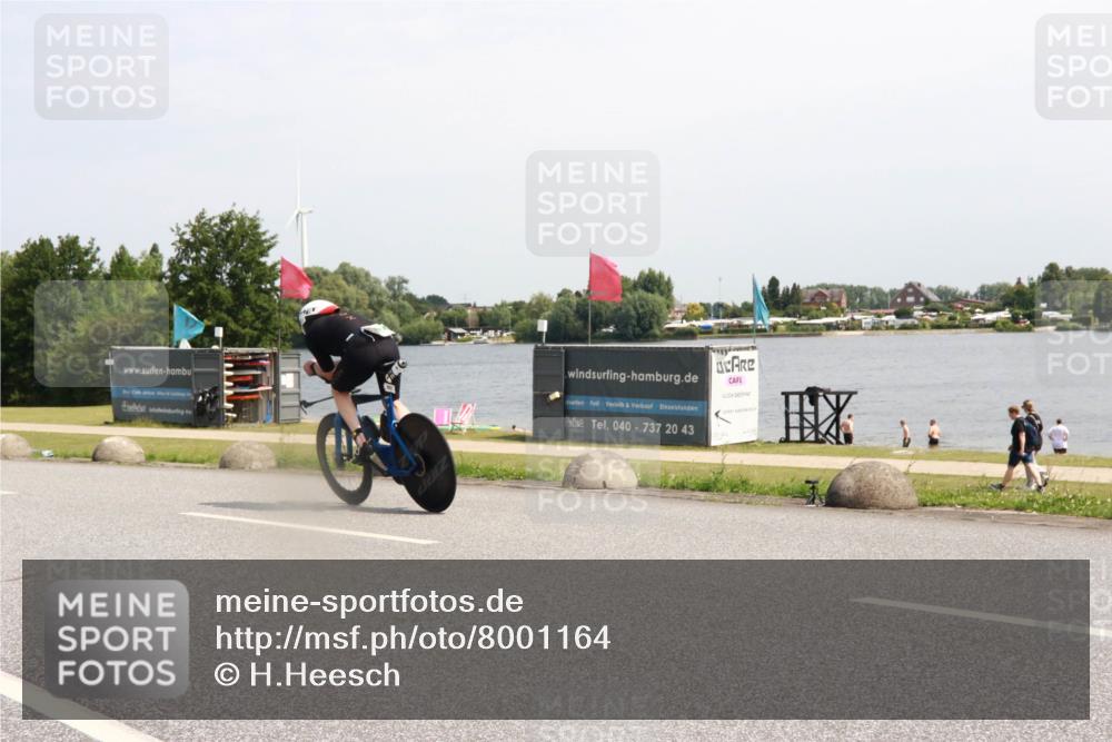 21.06.2025 - 27. Vierlanden-Triathlon H.Heesch http://msf.ph/oto/8001164 15.06.2025 11:43:55 Radfahren 769 meine-sportfotos.de