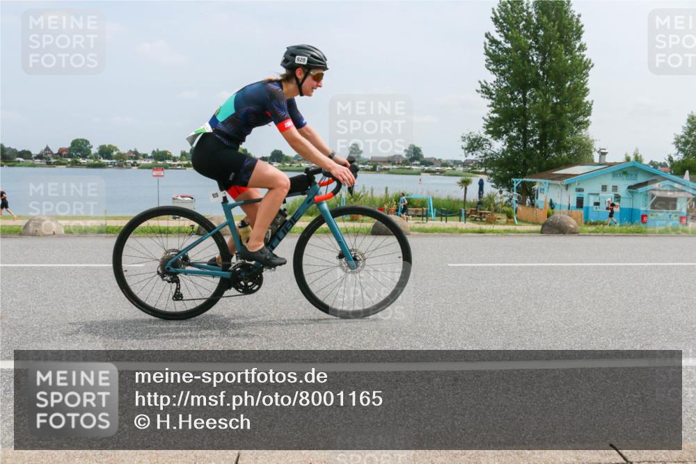 21.06.2025 - 27. Vierlanden-Triathlon H.Heesch http://msf.ph/oto/8001165 15.06.2025 12:35:21 Radfahren 920 meine-sportfotos.de