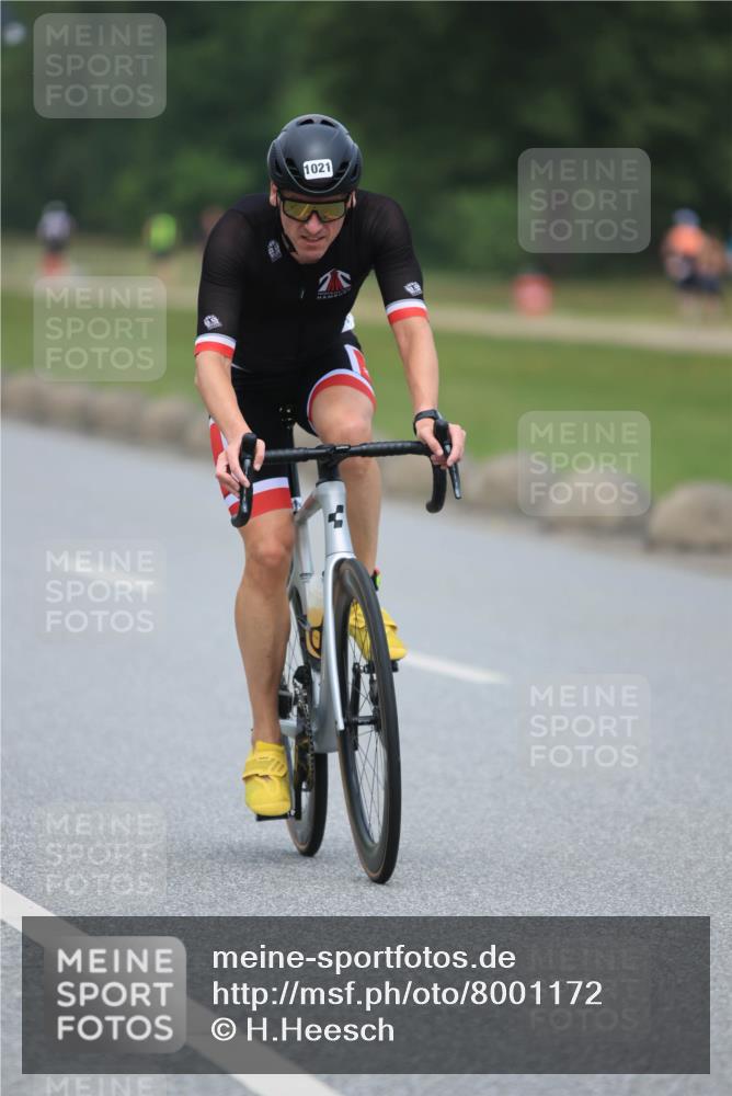 21.06.2025 - 27. Vierlanden-Triathlon H.Heesch http://msf.ph/oto/8001172 15.06.2025 12:38:03 Radfahren 879, 1021 meine-sportfotos.de