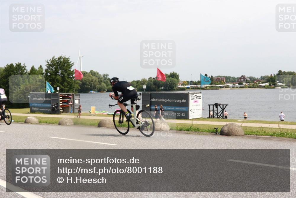 21.06.2025 - 27. Vierlanden-Triathlon H.Heesch http://msf.ph/oto/8001188 15.06.2025 11:44:02 Radfahren 820, 837 meine-sportfotos.de