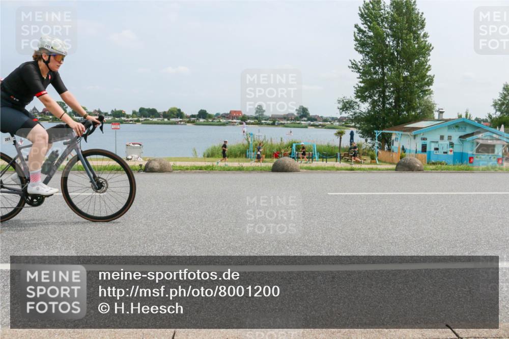 21.06.2025 - 27. Vierlanden-Triathlon H.Heesch http://msf.ph/oto/8001200 15.06.2025 12:35:44 Radfahren 201, 655 meine-sportfotos.de