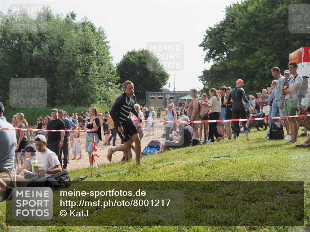 15.06.2025 - 27. Vierlanden-Triathlon KatJ http://msf.ph/oto/8001217 15.06.2025 09:57:34 Schwimmen 293, 298, 309, 324 meine-sportfotos.de