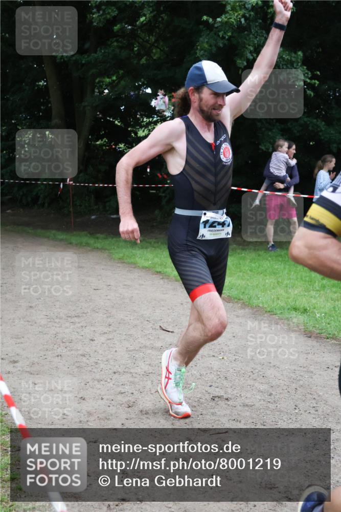 21.06.2025 - 27. Vierlanden-Triathlon Lena Gebhardt http://msf.ph/oto/8001219 15.06.2025 14:04:43 Laufen 1240, 12, 191 meine-sportfotos.de