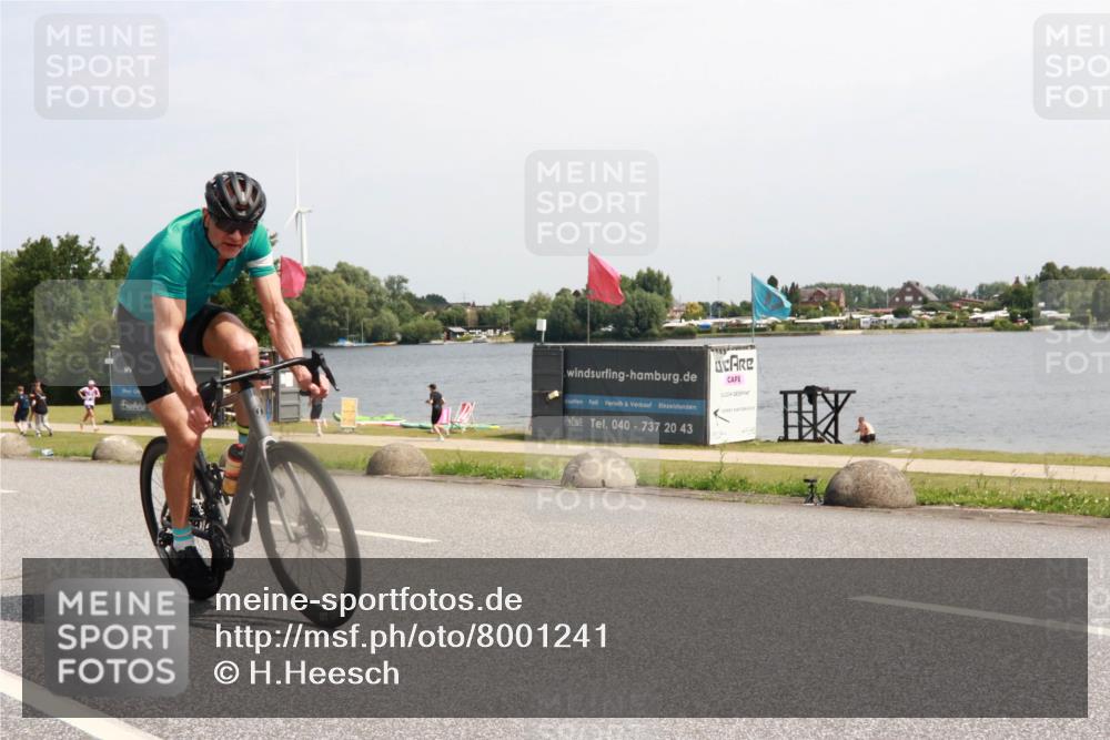 21.06.2025 - 27. Vierlanden-Triathlon H.Heesch http://msf.ph/oto/8001241 15.06.2025 11:44:20 Radfahren 953 meine-sportfotos.de