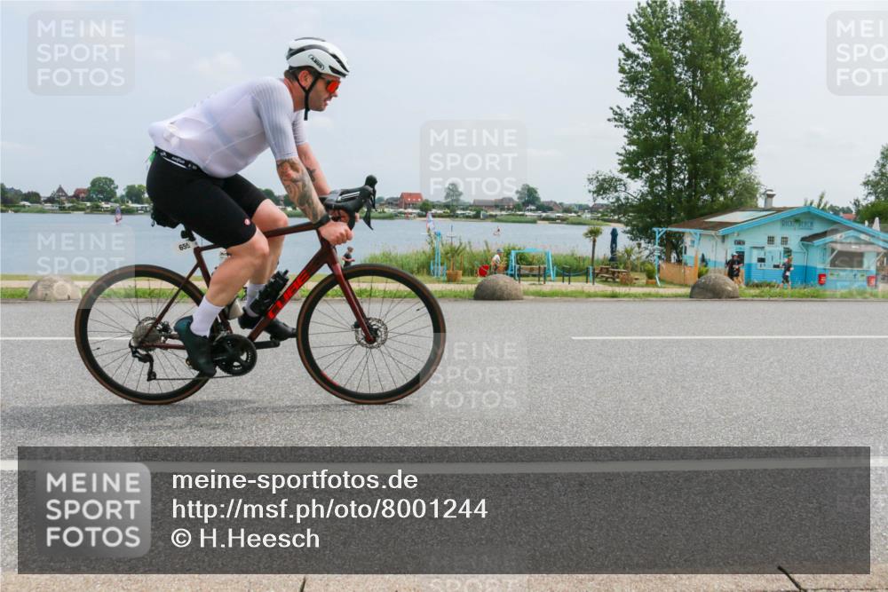 21.06.2025 - 27. Vierlanden-Triathlon H.Heesch http://msf.ph/oto/8001244 15.06.2025 12:35:48 Radfahren 655 meine-sportfotos.de