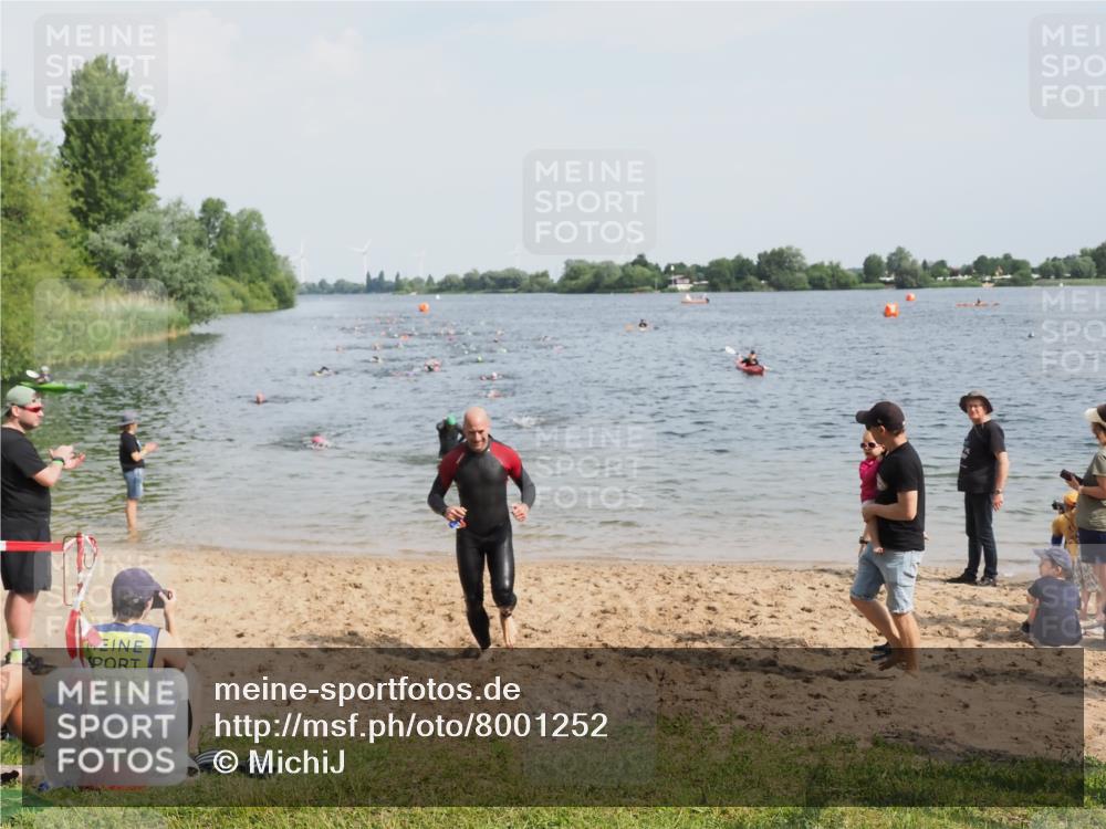 21.06.2025 - 27. Vierlanden-Triathlon MichiJ http://msf.ph/oto/8001252 15.06.2026 10:04:23 Schwimmen 416, 426, 453, 464 meine-sportfotos.de