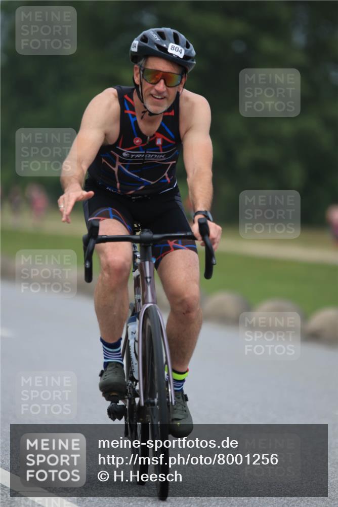 21.06.2025 - 27. Vierlanden-Triathlon H.Heesch http://msf.ph/oto/8001256 15.06.2025 12:38:29 Radfahren 804, 980, 1029, 1030, 1031, 1032, 1033 meine-sportfotos.de