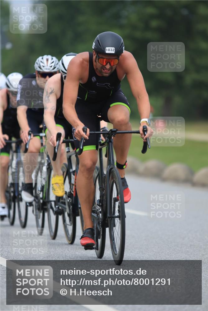 21.06.2025 - 27. Vierlanden-Triathlon H.Heesch http://msf.ph/oto/8001291 15.06.2025 12:38:31 Radfahren 804, 1029, 1030, 1031, 1032, 1033 meine-sportfotos.de