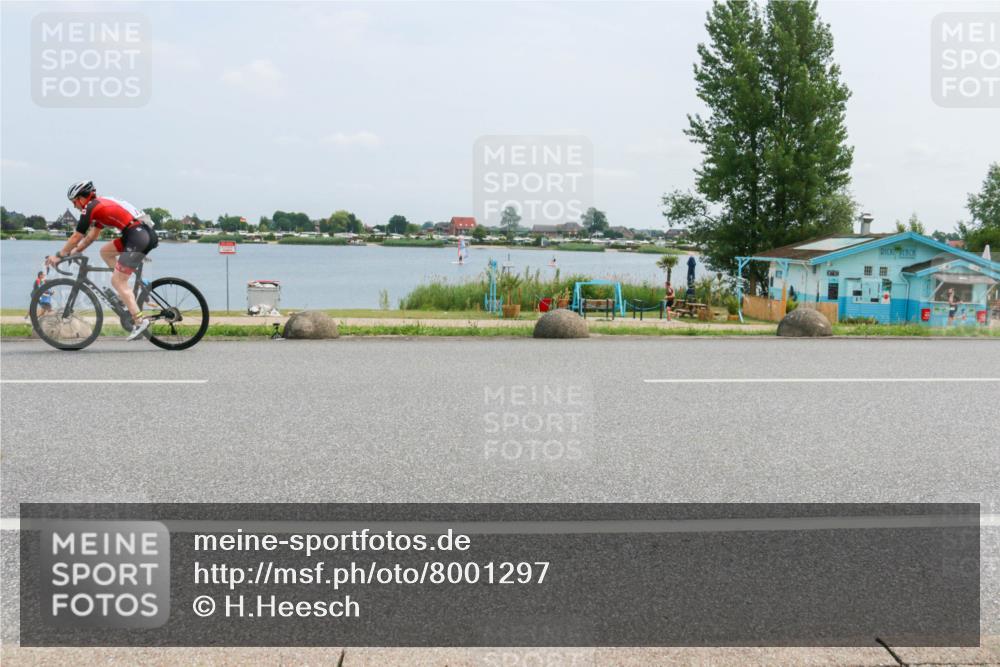 21.06.2025 - 27. Vierlanden-Triathlon H.Heesch http://msf.ph/oto/8001297 15.06.2025 12:35:57 Radfahren 960, 1069, 1070, 1071, 1072 meine-sportfotos.de